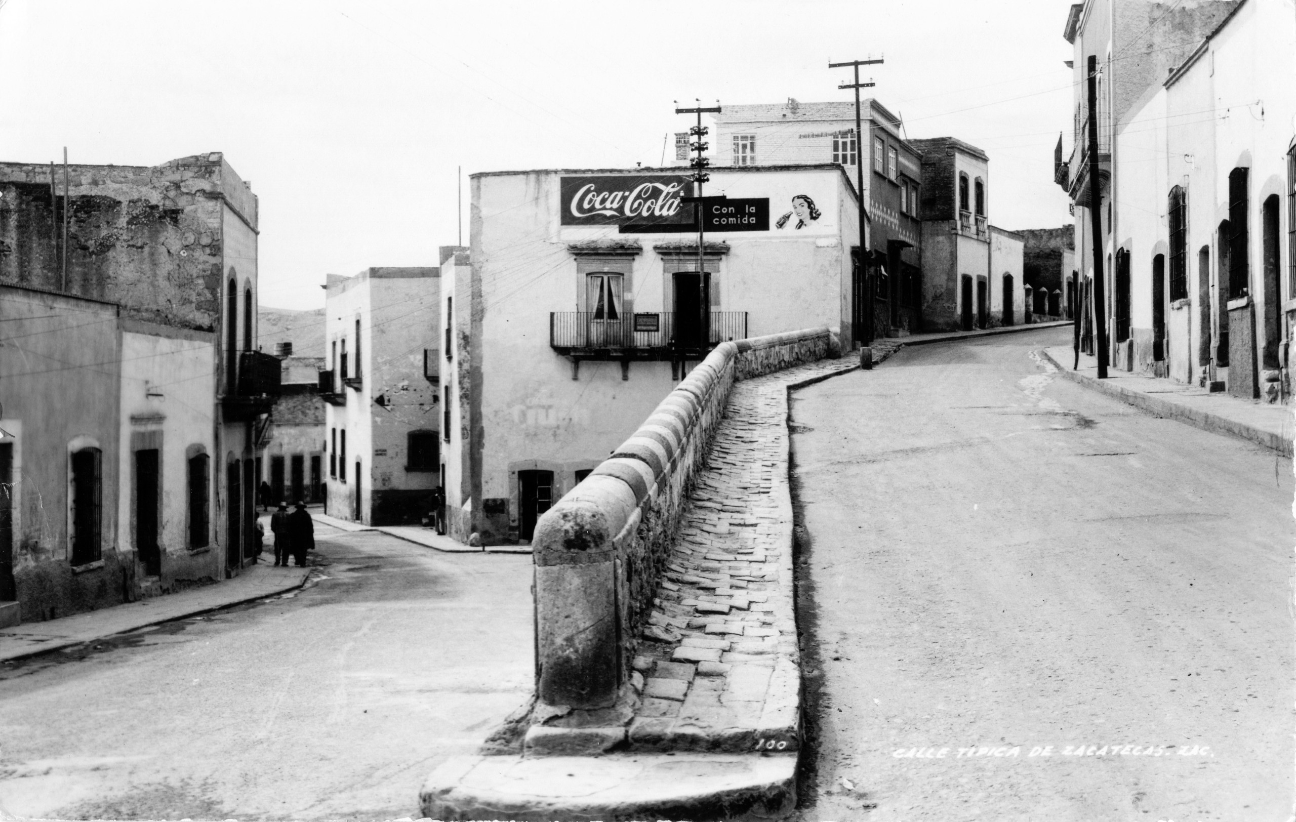 Cruce de avenida Hidalgo y calle Fernando Villalpando, mediados del siglo XX