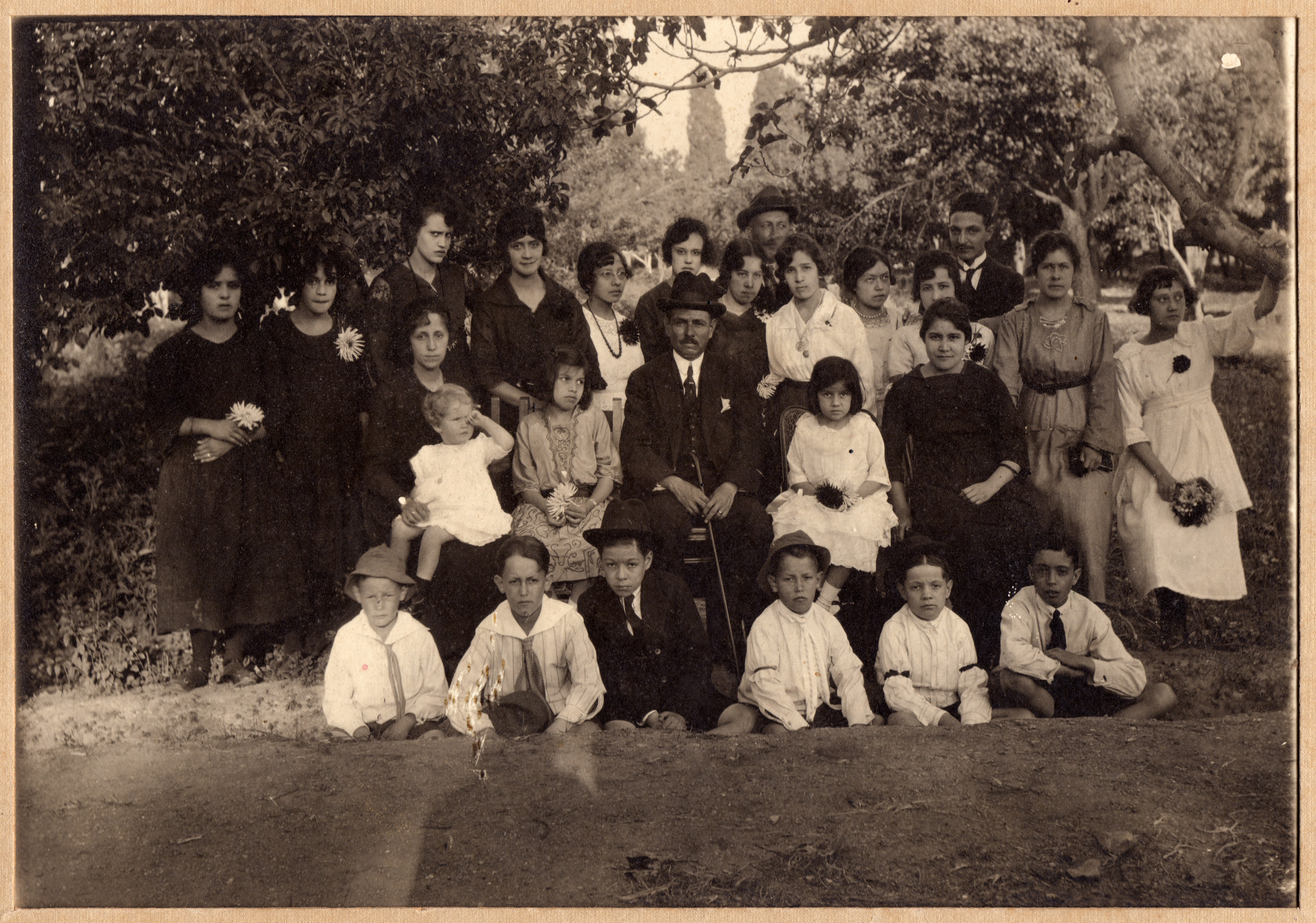 Comida en honor al gobernador Donato Moreno en Quinta Margarita, Guadalupe, junio de 1923