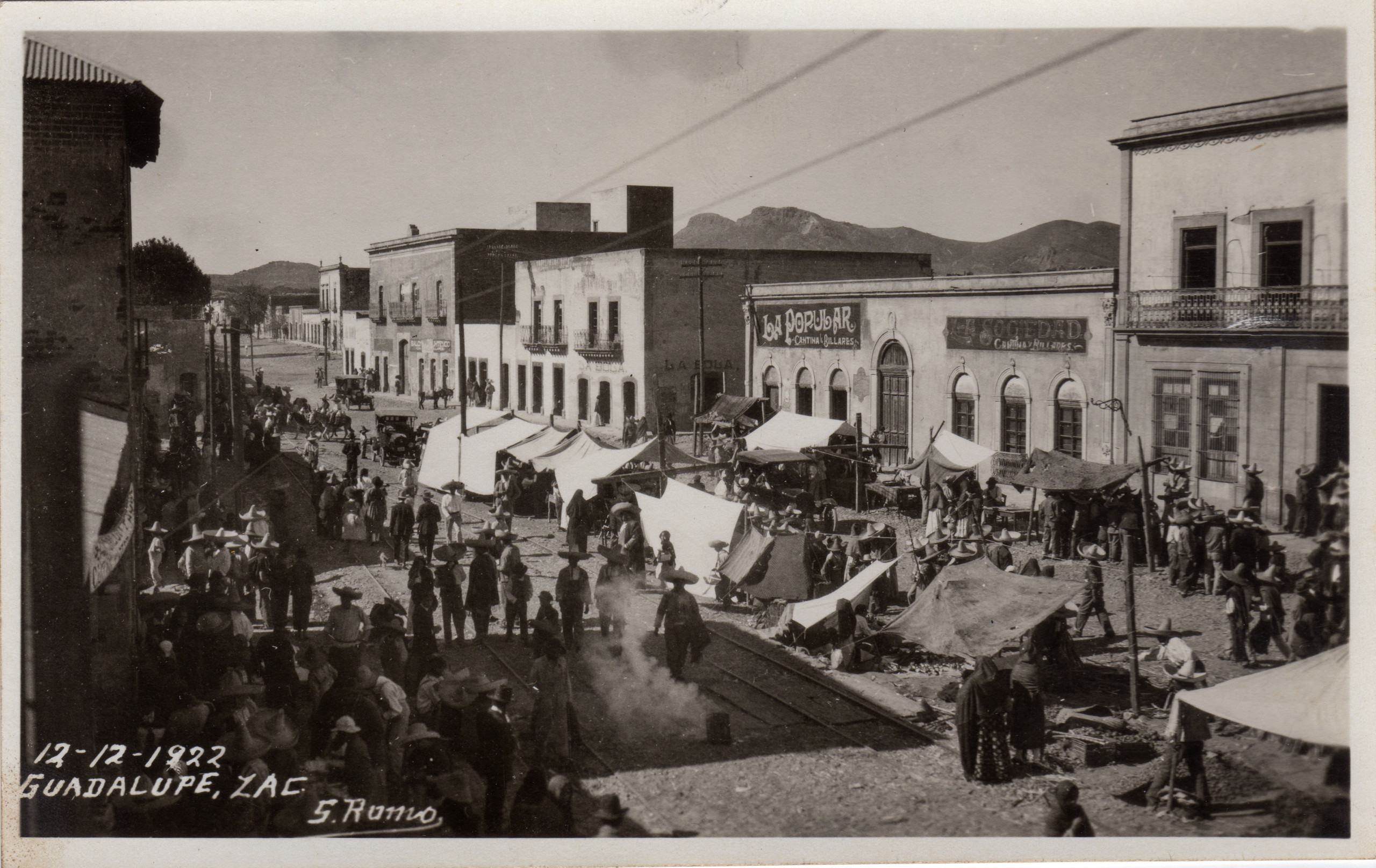 Festividad de la Virgen de Guadalupe en calle principal de Guadalupe, 12 de diciembre de 1922